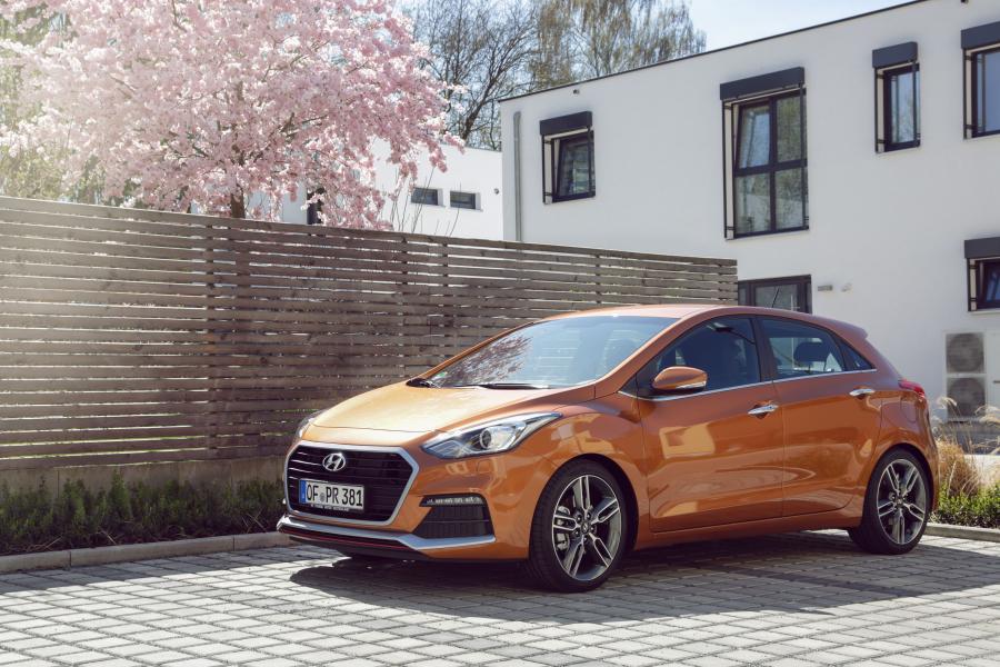  Hyundai i30 5-Door Turbo 2015 года  (фото 4 из 23)